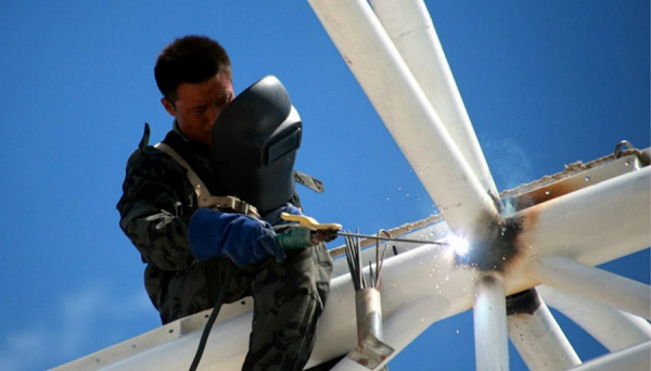 山西鋼結(jié)構(gòu)廠家是如何利用樓承板來(lái)保證質(zhì)量的？