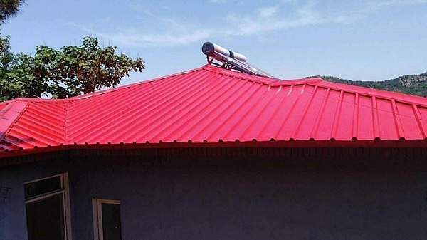 在山西，鋼結(jié)構(gòu)廠家會(huì)這樣勸誡打算蓋彩鋼瓦房的人