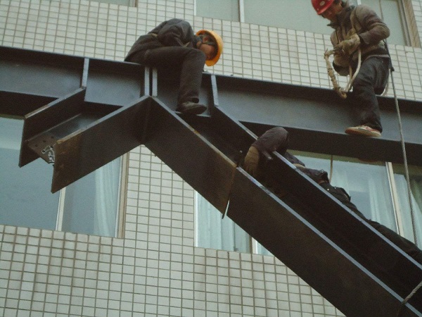 鋼結構加工中那些不得不注意的安裝細節_山西盛大鋼結構工程公司